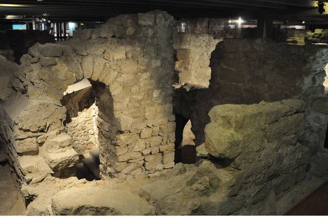 Notre Dame Square Crypt